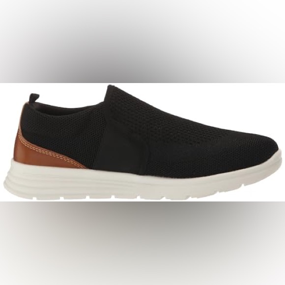 New - Steve Madden Boys Mesh Slip On Sneakers in Black - Picture 3 of 6